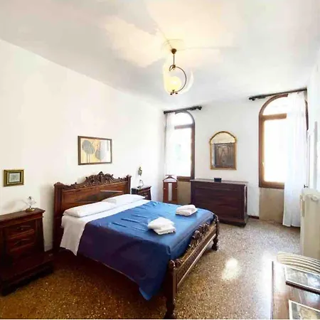 Daire Ca Samuele Historical